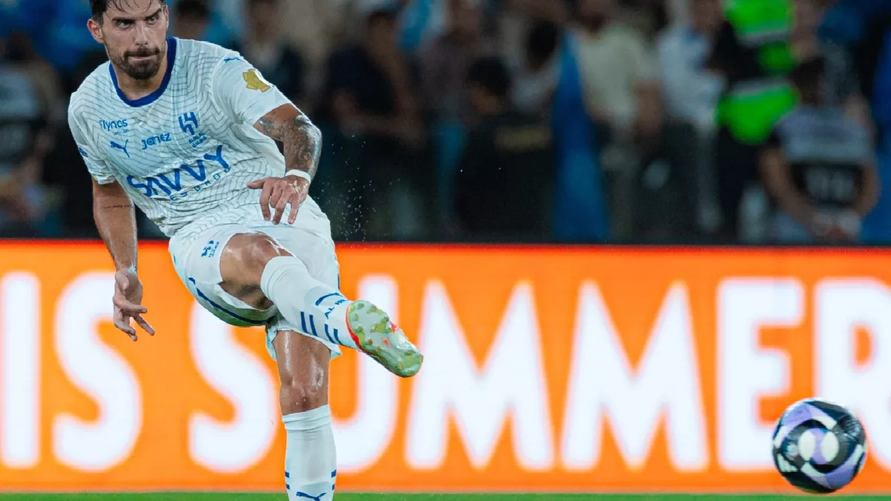 اختبار قوي للهلال في الميركاتو.. تحركات سرية تهدد خط الوسط